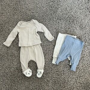Carters Preemie bundle - outfit and 2 pairs of pants (grey and blue)